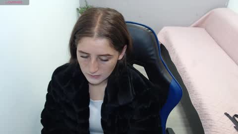 Mia online show from February 23, 2:27 pm