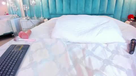 Mia Elieth online show from February 22, 6:47 am