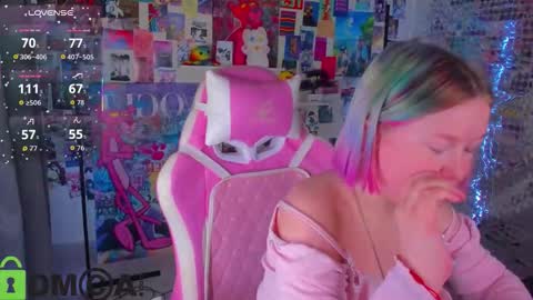 Mia online show from February 9, 6:04 am