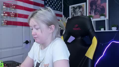 Mia online show from April 25, 3:20 am