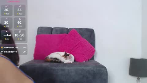 M I A online show from November 17, 2:07 pm