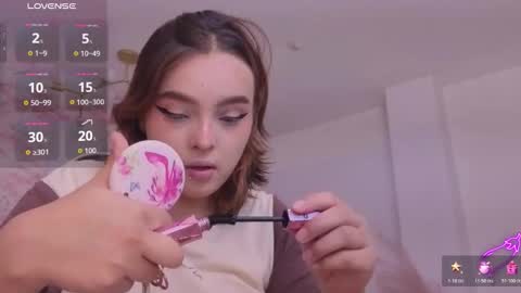 Mia online show from March 3, 1:28 pm