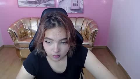 Mia online show from October 24, 1:40 pm