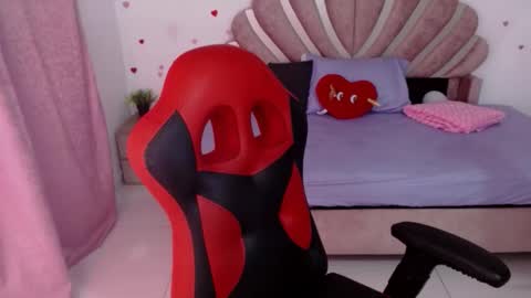 mia online show from March 13, 1:40 am