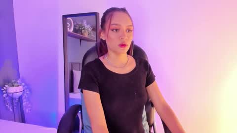mia_gil_ online show from October 13, 7:38 pm
