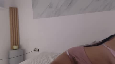 Mia online show from October 16, 3:53 am