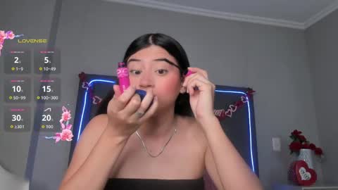 mia online show from April 17, 1:13 pm