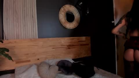 Val  online show from September 16, 12:13 pm