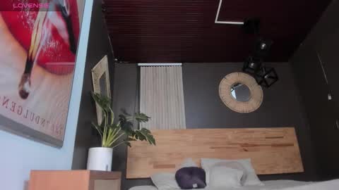 Val  online show from October 3, 12:21 pm