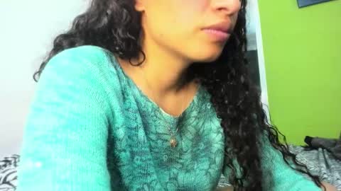 Mia online show from October 26, 9:27 am