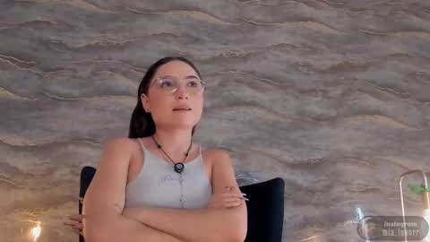 mia_luxor online show from March 22, 11:49 am