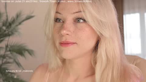 mia_milagros online show from November 21, 9:33 am