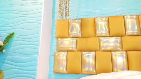 mia montess online show from September 13, 4:04 pm