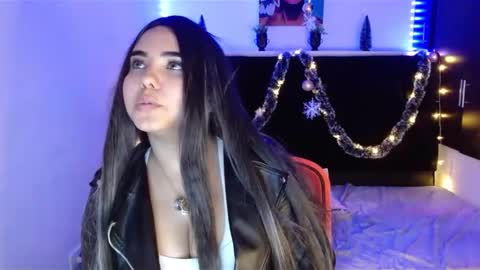 Mia  online show from December 27, 4:00 pm