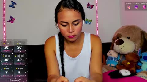 Mia online show from October 18, 5:10 am