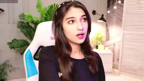 Mia online show from February 7, 3:49 pm