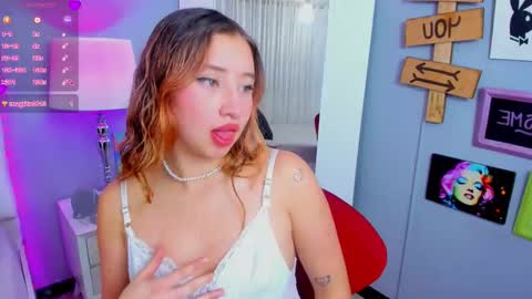 Mia  online show from November 6, 1:06 pm