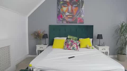 Mia online show from November 24, 4:58 am