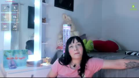 Mia  online show from November 20, 1:56 pm