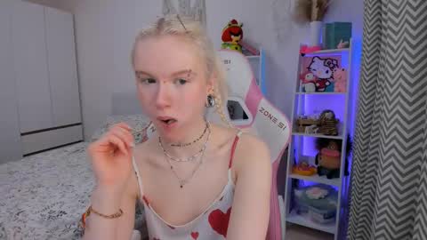 Mia online show from February 10, 3:20 am