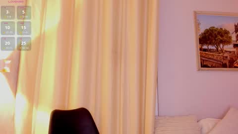 Mia White  online show from February 24, 1:32 pm