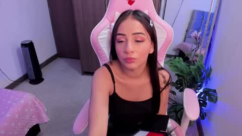 Snapshot of miaa_06 chatting on February 25, 2:03 am mia  nicolle online show from February 25, 2:03 am