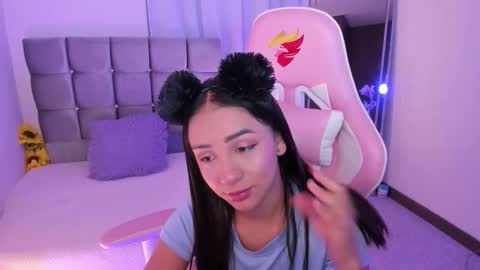 Snapshot of miaa_06 chatting on September 18, 11:36 pm mia  nicolle online show from September 18, 11:36 pm