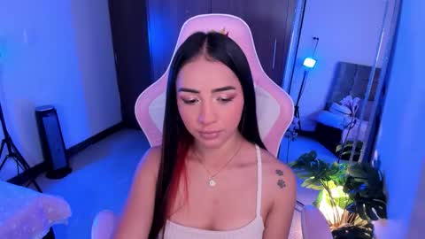 mia  nicolle online show from February 8, 3:10 am