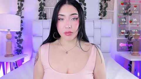 Mia online show from October 25, 12:02 pm