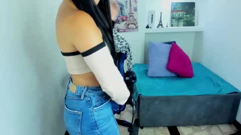       online show from September 25, 12:15 pm