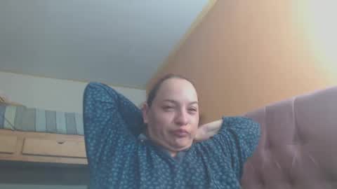 Snapshot of miaabrownn chatting on December 29, 6:05 pm MIA online show from December 29, 6:05 pm