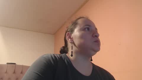 Snapshot of miaabrownn chatting on February 18, 7:00 pm MIA online show from February 18, 7:00 pm