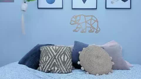 Mia online show from January 6, 12:46 pm