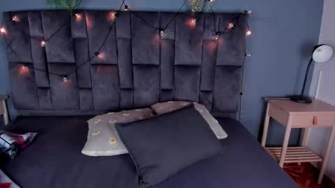 miaanderson__ online show from January 12, 8:25 pm