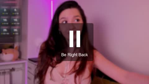 mia online show from December 5, 7:15 pm