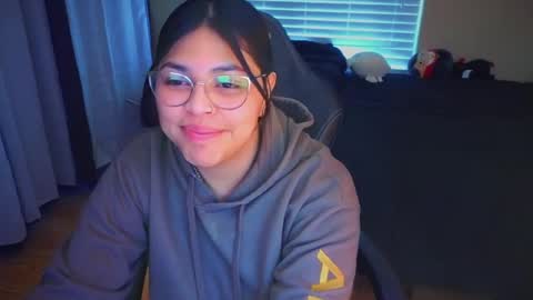 Mia online show from February 22, 11:54 pm