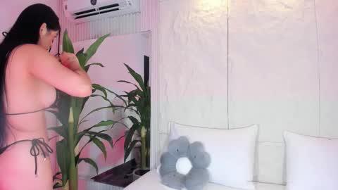 mia online show from February 20, 7:58 pm