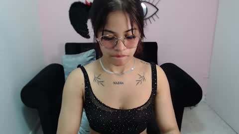 Snapshot of miafuckpussyhard chatting on October 22, 12:21 pm miafuckpussyhard online show from October 22, 12:21 pm