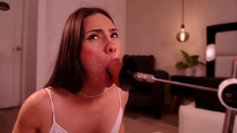 Mia online show from March 29, 11:31 am