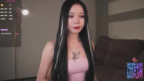 Mia online show from November 14, 12:27 pm