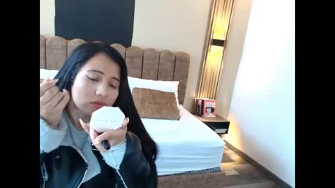 MIA HOTMEZ online show from September 18, 12:47 pm