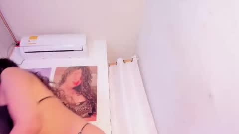 miakirshner_ online show from March 13, 3:46 pm