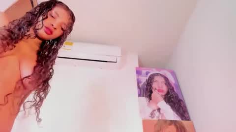 miakirshner_ online show from October 6, 3:18 pm