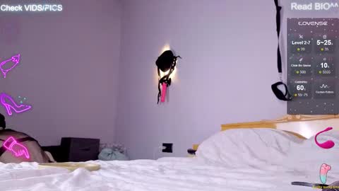 Snapshot of miakitana chatting on September 27, 6:26 pm Mia online show from September 27, 6:26 pm