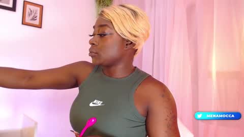 Snapshot of miaknox chatting on January 16, 10:32 am Mia online show from January 16, 10:32 am