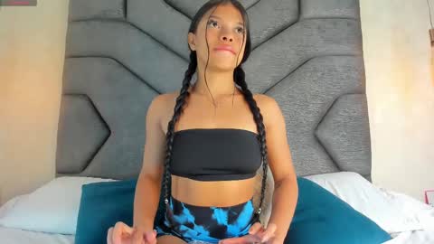 mia logan  online show from September 30, 3:34 am