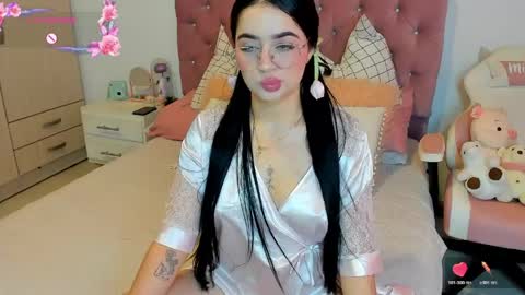 mia 600am-1000am Colombia time online show from April 1, 6:16 pm