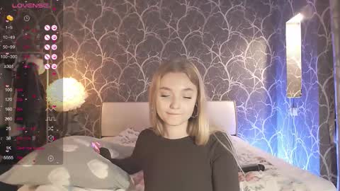 Snapshot of miamiameow chatting on September 11, 4:18 pm Mia online show from September 11, 4:18 pm