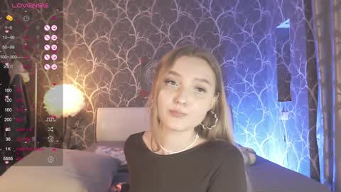 Mia online show from March 31, 4:07 pm