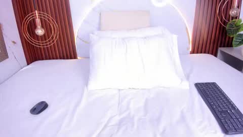 Mia  online show from February 8, 7:23 am